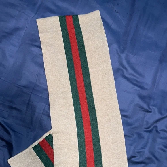 Gucci Beige Scarf with Red and Green Stripes - Picture 3 of 8